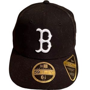 Black Boston Red Sox Baseball Cap.